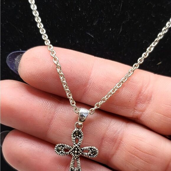 "5/$25" Vintage CW Silvertone Marcasite Cross Pendant Necklace 18" - Picture 9 of 11